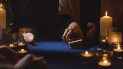 Cartas de tarot del amor preparadas para una lectura