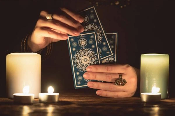 Consulta de tarot del amor con una especialista online